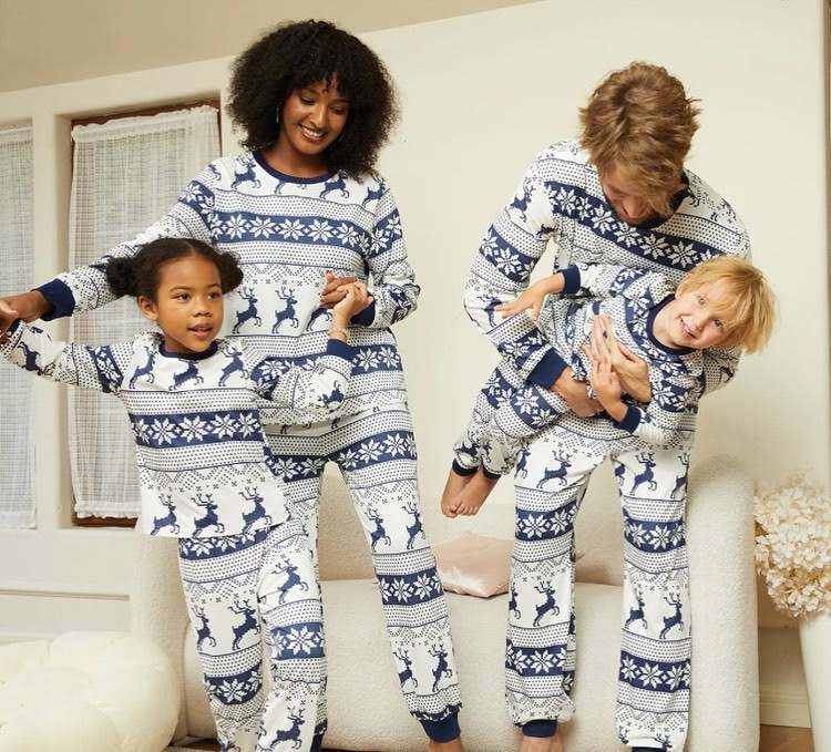 Merry Xmas Family Matching Paj - Winter Clothing Looks 评论和价格