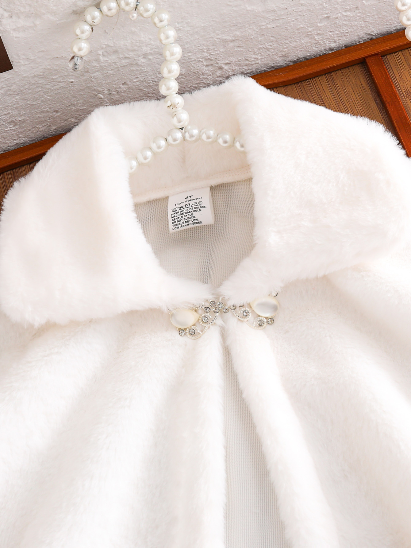A Warm White Princess Shawl Ca - Winter Clothing Activity 评论和价格