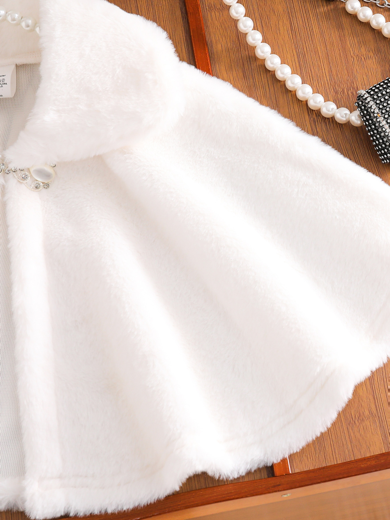 A Warm White Princess Shawl Ca - Winter Clothing Activity 评论和价格